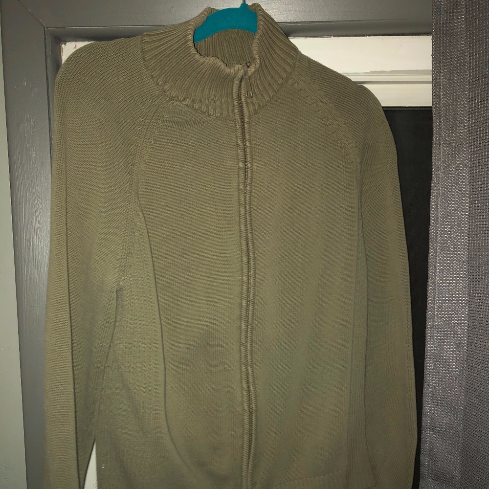 zip up sweater
